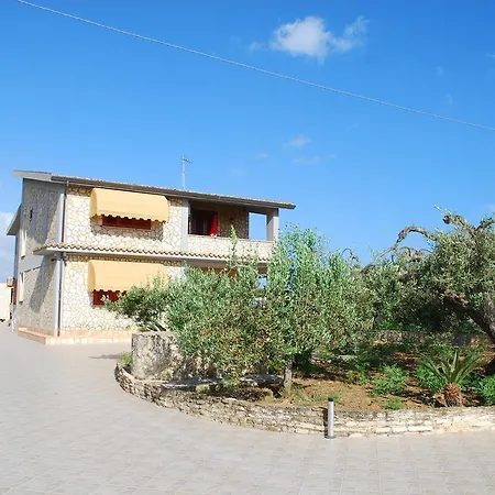 Garzia * Marinella (Sardinia)